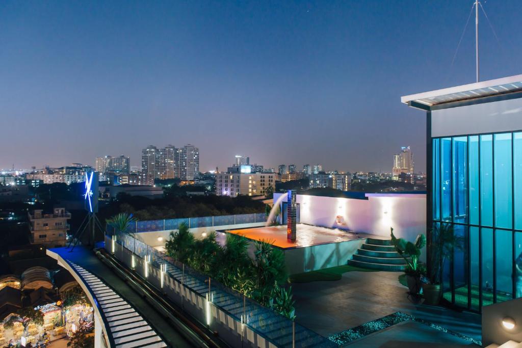 The Xtreme Hotel - image 6