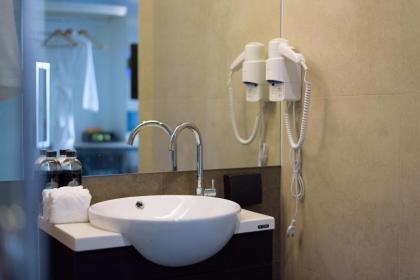 The Xtreme Hotel - image 8