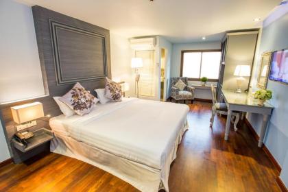 the Sathon Vimanda Hotel 