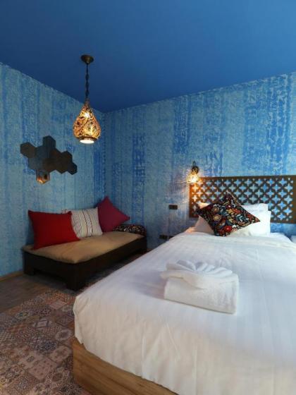 Tints Of Blue Hotel