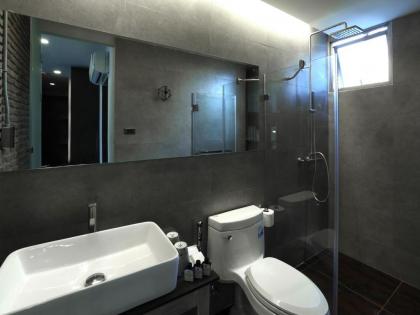 Tints Of Blue Hotel - image 11