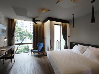 Tints Of Blue Hotel - image 12
