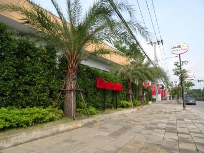 Friends House Resort 