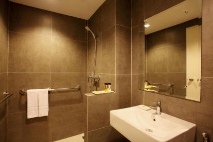 Chiva Bangkok Hotel - SHA Plus - image 7