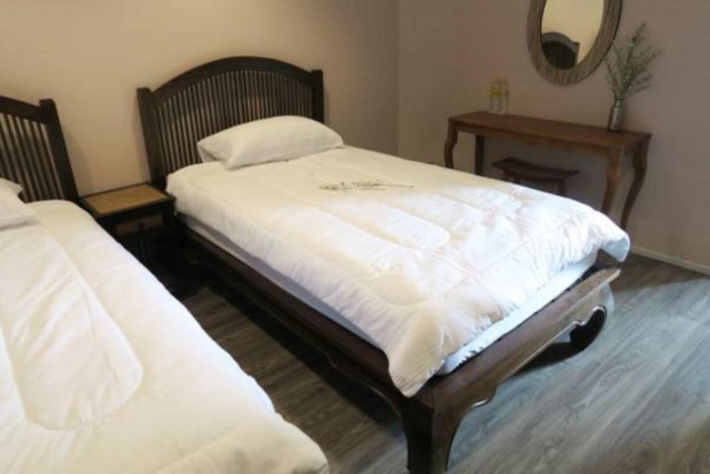 The Grand Palace Hostel - image 4