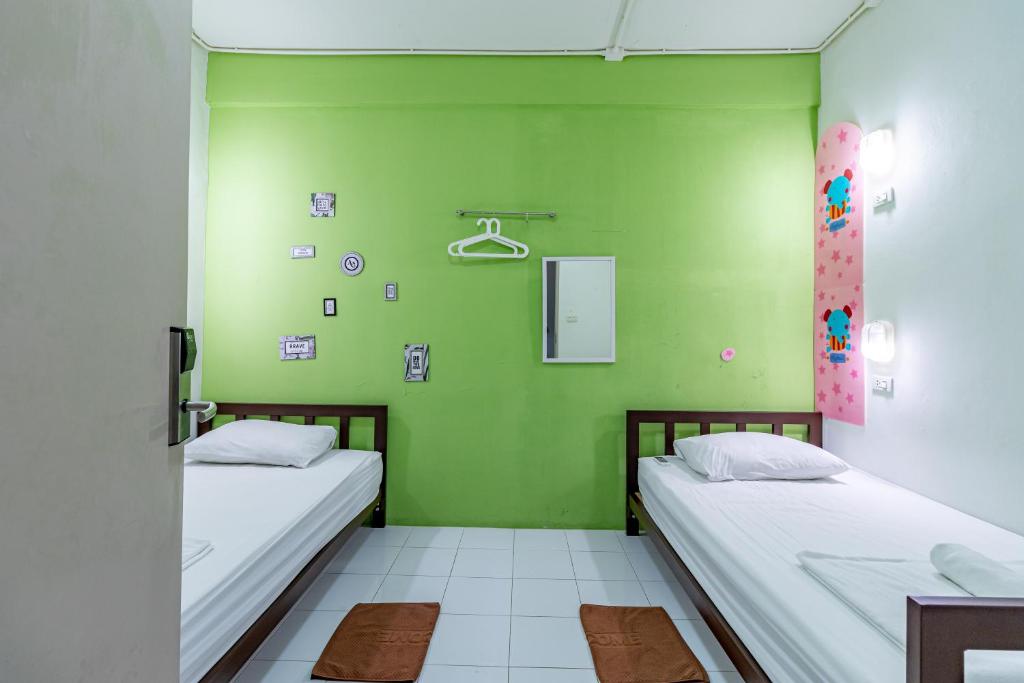 Sleep Dee Hostel - image 5