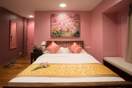 Nine Design Place - image 10