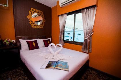 Violet Tower at Khaosan Palace - image 3