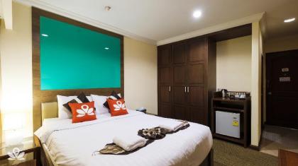 ZEN Rooms Silom 12 - image 3