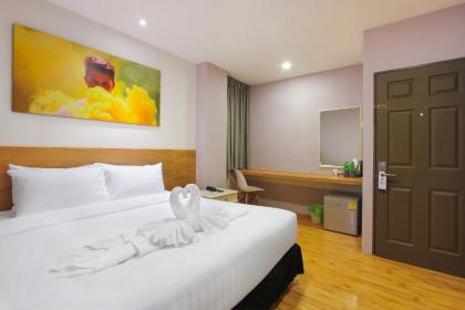 D Varee Xpress Pula Silom Bangkok - image 16