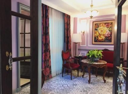 Sara's Hotel - image 14