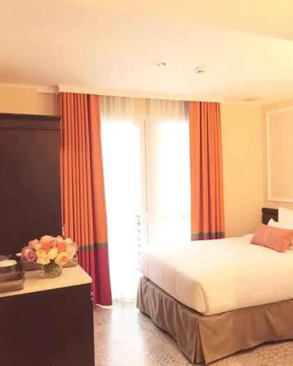 Sara's Hotel - image 9
