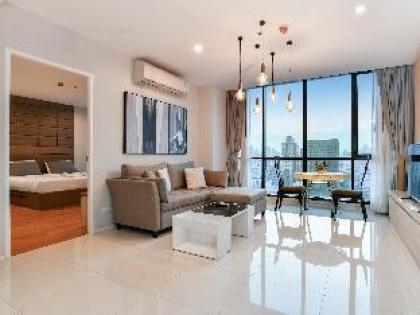 Modern apartment with many amenities  - image 10
