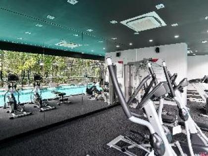 Modern apartment with many amenities  - image 13