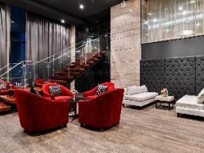 Modern apartment with many amenities  - image 17