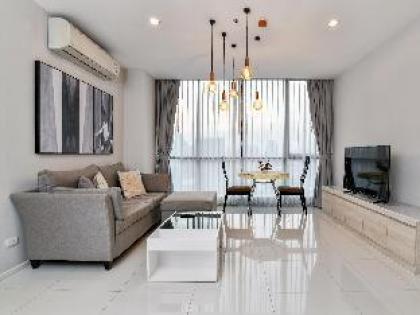 Modern apartment with many amenities  - image 5