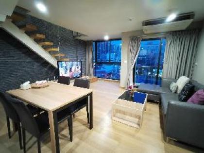 Luxury Suite Duplex Jacuzzi near BTS Sukhumvit69 - image 17