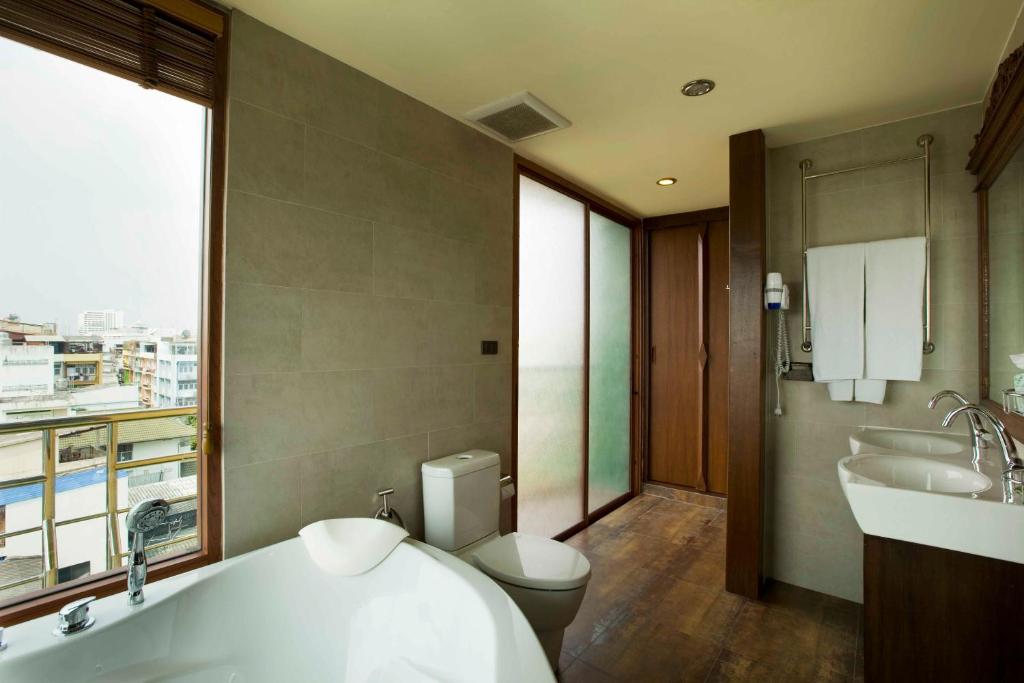 Lamphu Tree House Boutique Hotel - image 4