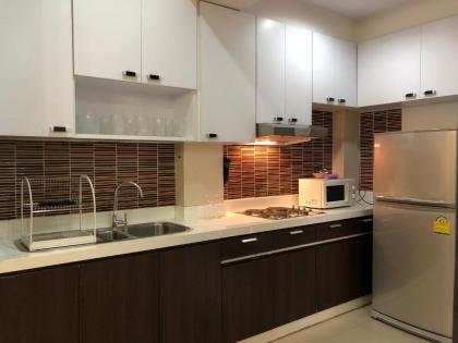 14 Place Sukhumvit Suites - image 12