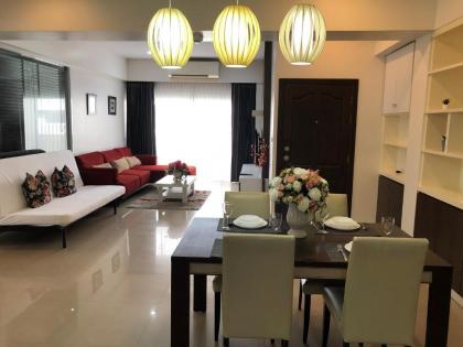 14 Place Sukhumvit Suites - image 13