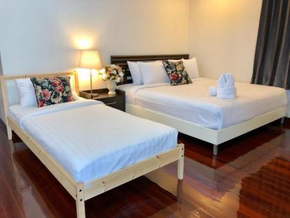 14 Place Sukhumvit Suites - image 9
