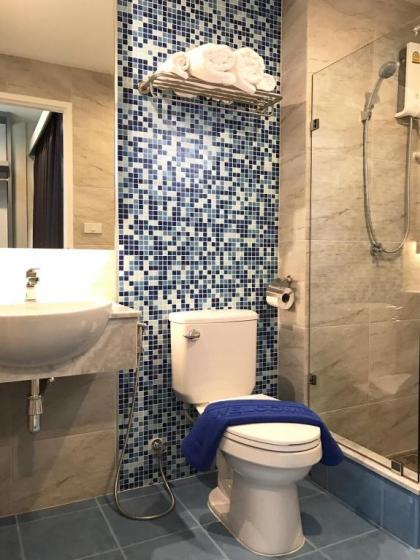 Zircon Hotel - image 10