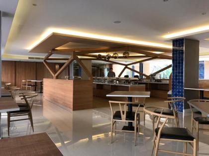 Zircon Hotel - image 14