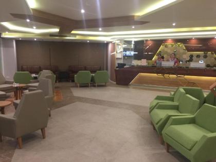 Zircon Hotel - image 17
