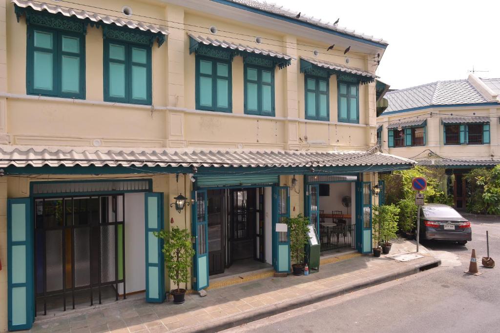 Neighbor Phuthon - main image