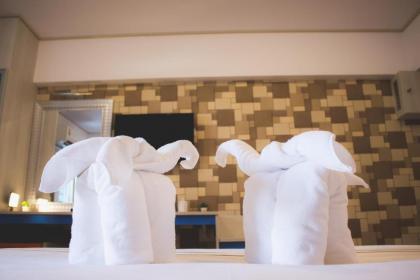 Maverick Ratchada Hotel - image 10