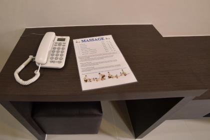 Gold Airport Suites - image 11