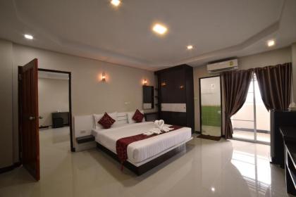Gold Airport Suites - image 13