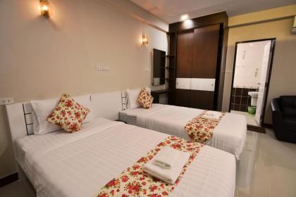 Gold Airport Suites - image 15