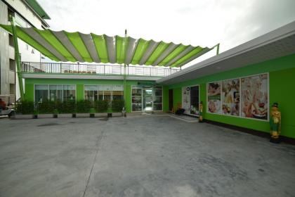 Gold Airport Suites - image 19
