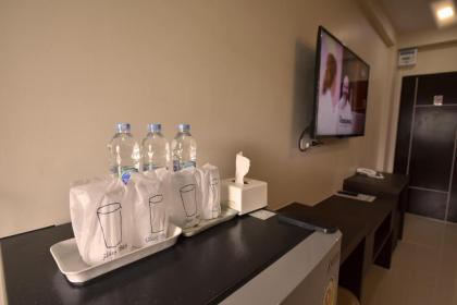 Gold Airport Suites - image 8