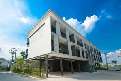 The Box Residence - image 10