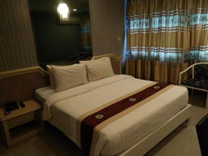 Aunchaleena Grand Hotel - image 3