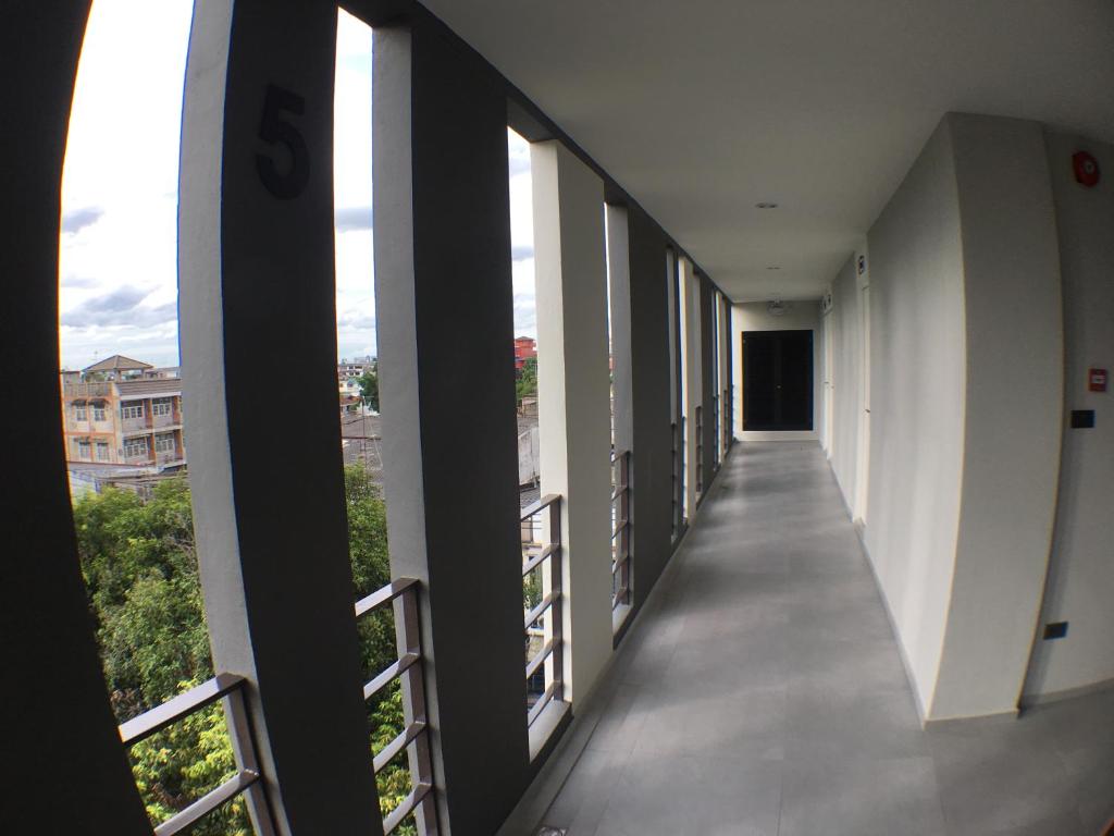 28 Place - image 2