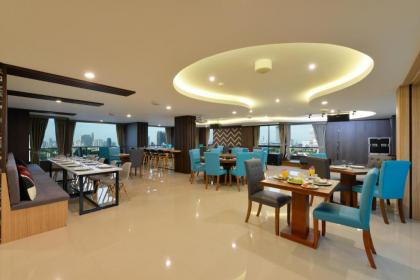 Siri Ratchada Bangkok - image 6