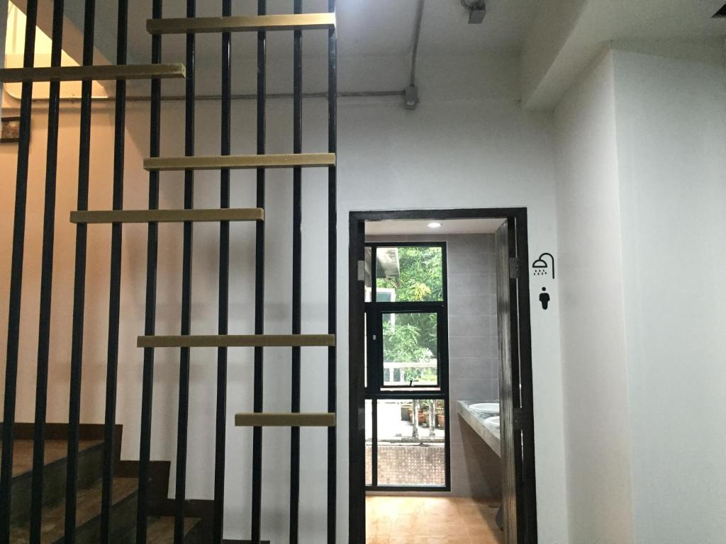 Feel Good Bangkok Hostel - image 6