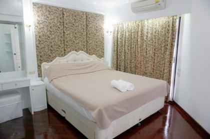 Grand Diamond Condominium Bangkok 