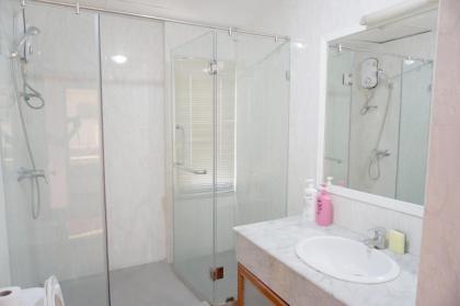 Grand Diamond Condominium - image 9