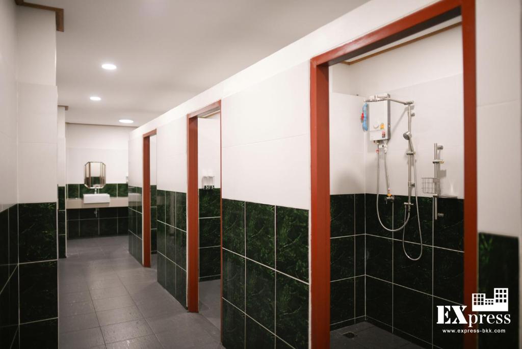 Express Hostel - image 7