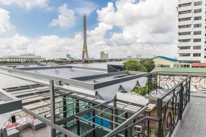 V VAREE Bangkok 