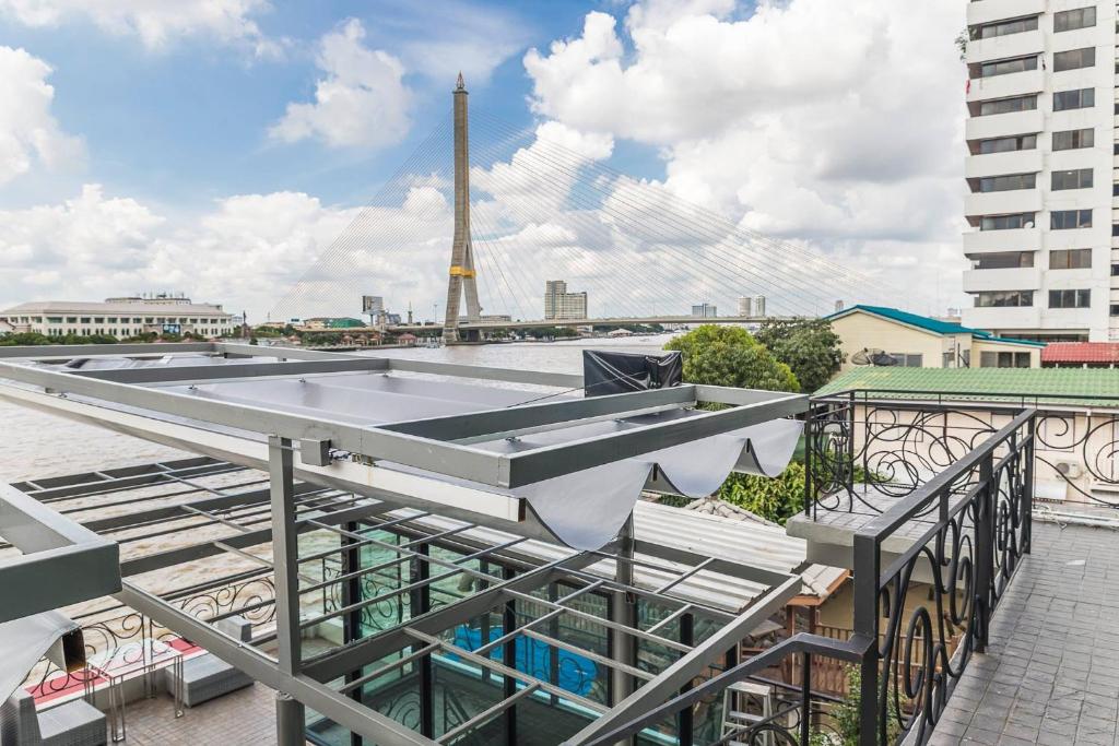 V VAREE Bangkok - main image