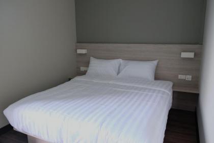 V VAREE Bangkok - image 10