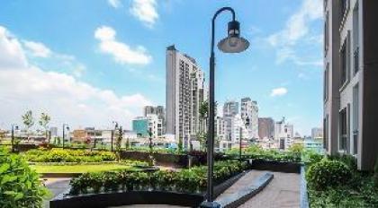 Luxury room by garden view 1 min to skytrain