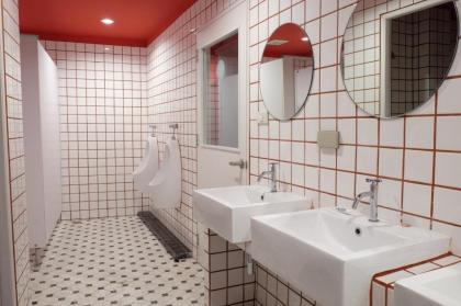 Yaks House Hostel - image 2