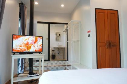 Green Teak House - image 14