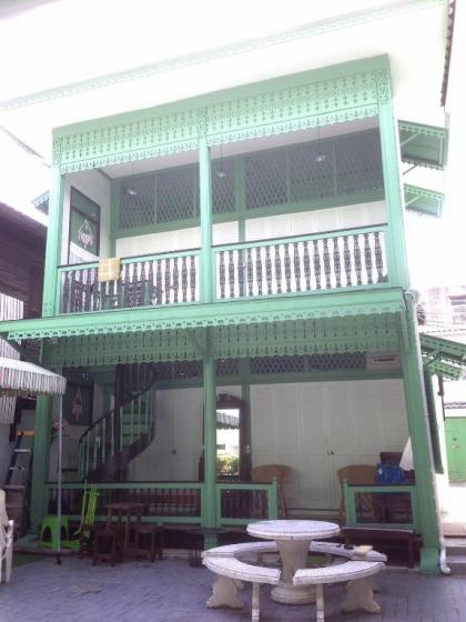 Green Teak House - image 5